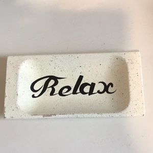 Relax sign decor